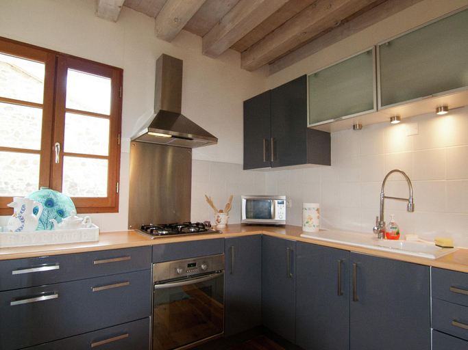 Others 4, Cottage in France with Covered Terrace, Charente