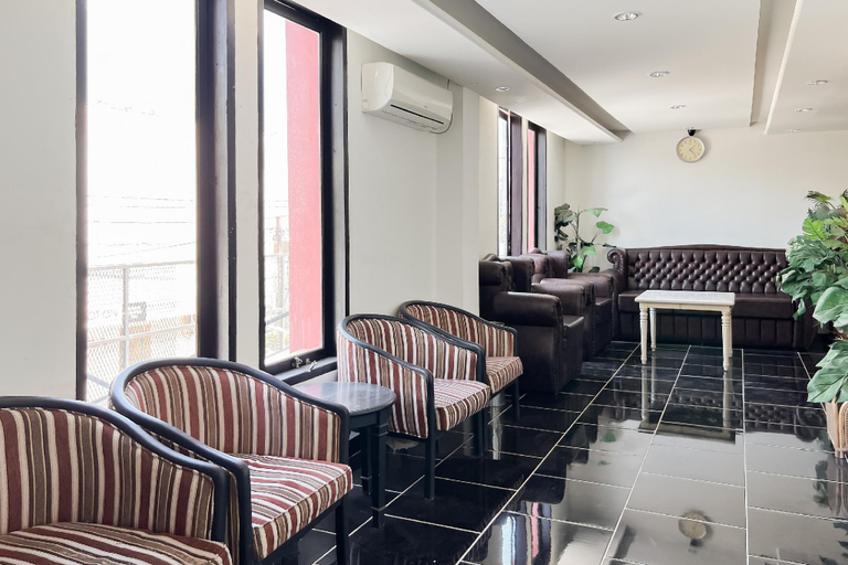 Public Area 3, Urbanview Hotel Yasmin Makassar by RedDoorz, Makassar