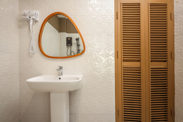 Bathroom 4, Ali Grand Hotel, Vientiane
