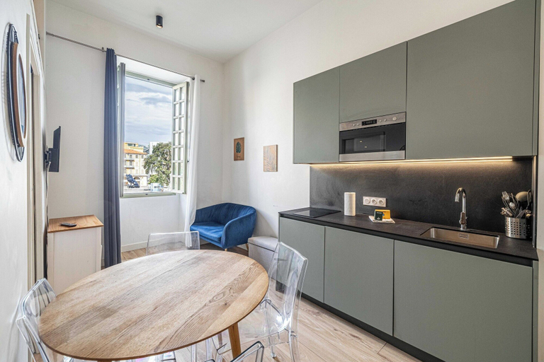 Private kitchen 3, a/c Mezzanine apt 2br/4p - Place Garibaldi, Alpes-Maritimes