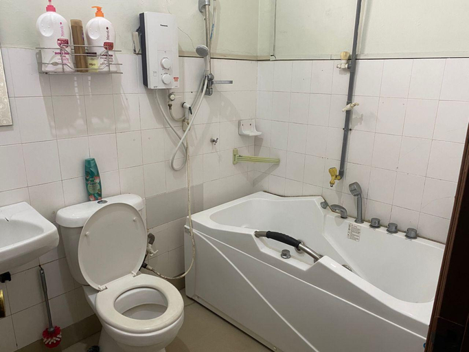 Bathroom 2, Comfortable Retreat in Megah Ria, Johor Bahru