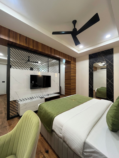 Room 5, RED LEAF HOTELS, Hisar