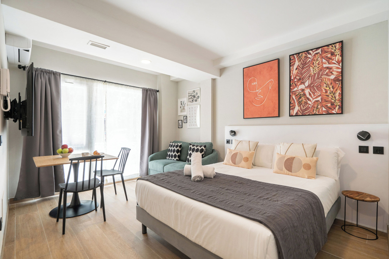 Room 4, Dobo Madrid Cabrera, Madrid