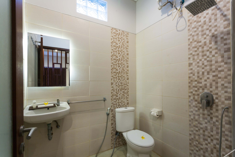 bathroom 12