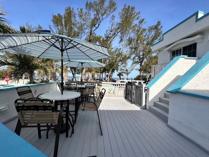 Food & Drinks, Alamanda Villas, Manatee