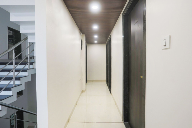 Lobby 2, Fabhotel Empire, Indore