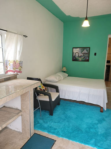Room 4, Cozy studio apartment with private parking