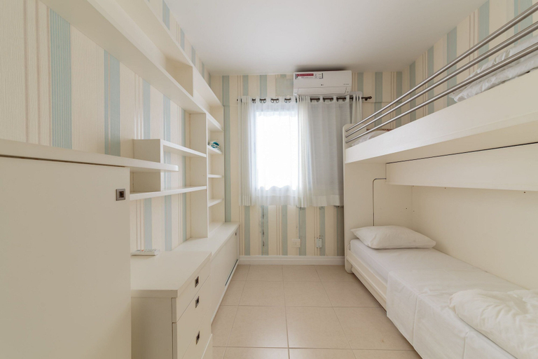 Room 3, Beautiful Apart 5 min Jurere Open Shopping Emr302, Florianopolis