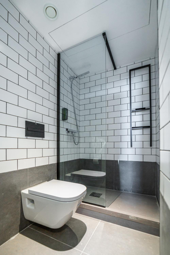 Bathroom 3, ibis Porto Cen. M. Bolhão Hotel, Porto