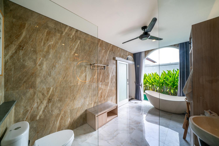 bathroom 15