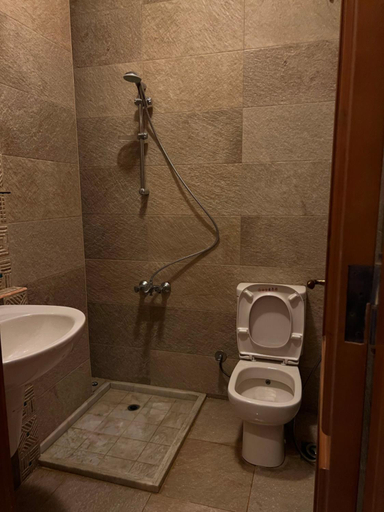 Bathroom 4, The Glasshouse Pools, New Cairo 1