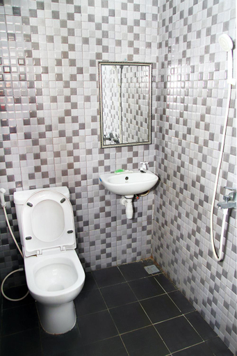 Bathroom 5, Mama Syariah Cengkareng, Jakarta Barat