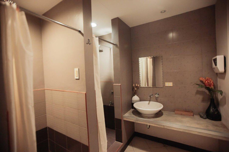 Bathroom, Crown Hotel, Naga City
