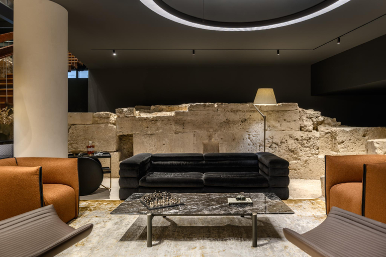 Public Area 3, Leon Hotel & Lounge, Budapesti
