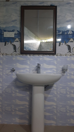 Bathroom sink, Yala Treetop Lake, Thissamaharama