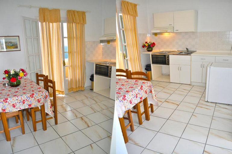 Food & Drinks 3, Holiday Apartments Maria with pool - Agios Gordios Beach, Ionian Islands