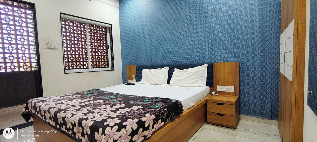 Room 4, HOTEL CENTER POINT, Morbi