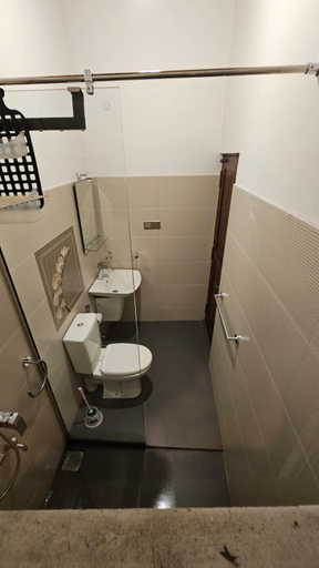 Bathroom 3, Kandy home, K.F.G. & G. Korale