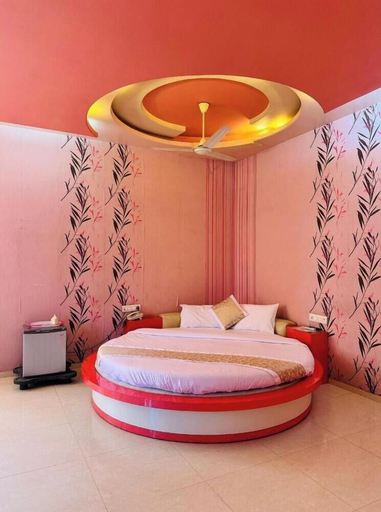 Room 3, Hotel Neelam, Amravati