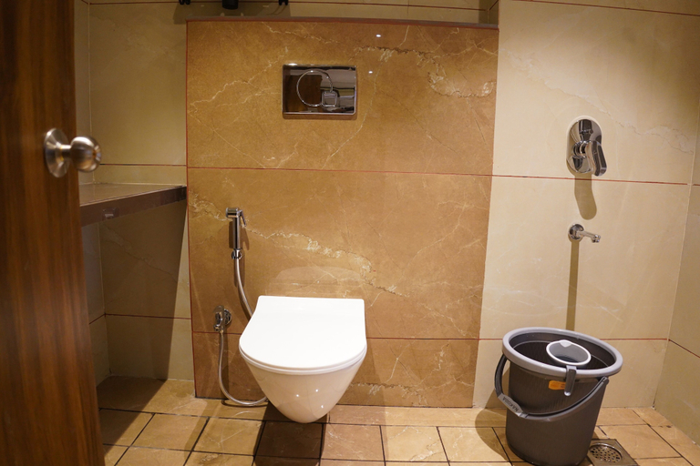 Bathroom 3, Hotel Status Inn, Thane