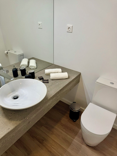 Bathroom 4, Vera Cruz Guesthouse, Angra do Heroísmo
