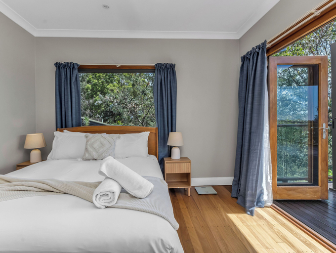 Room 3, Hillcrest Retreat with River Views, Tweed Heads