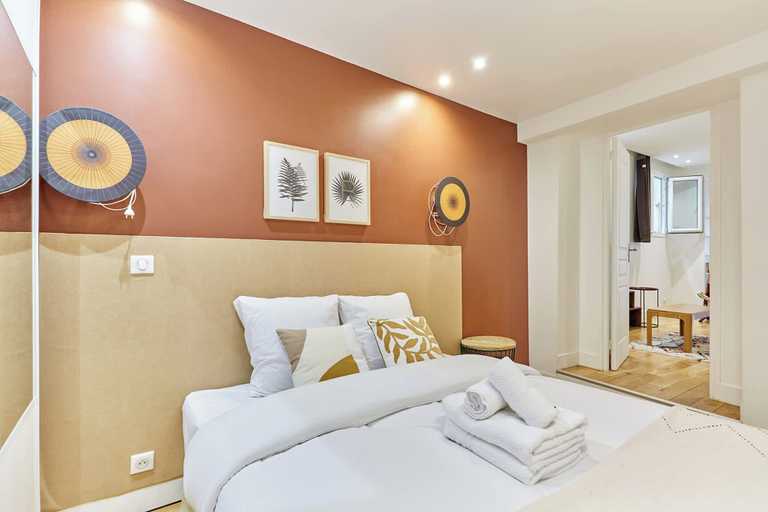 Bedroom 3, Superb Apartment - Beaubourg - Le Marais, Paris