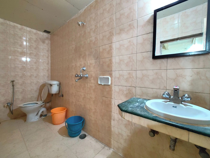 Bathroom, Hotel Shanti Guest House Varanasi, Varanasi