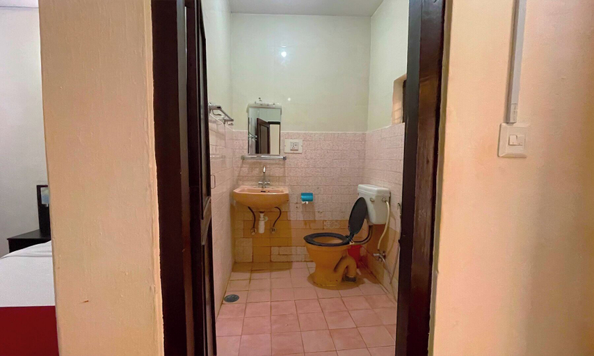Bathroom, Hotel Juju, Gandaki