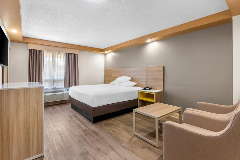 Bedroom 3, Econo Lodge Woodbridge, Middlesex