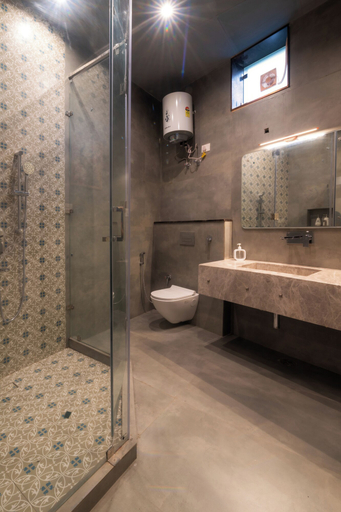 Bathroom 2, Inara House, Agra