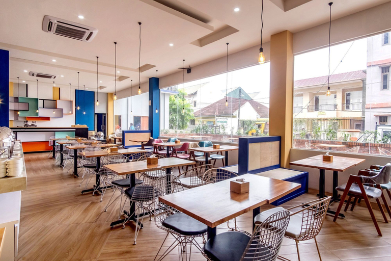 Restaurant 2, OYO 94746 Raz Residence, Medan