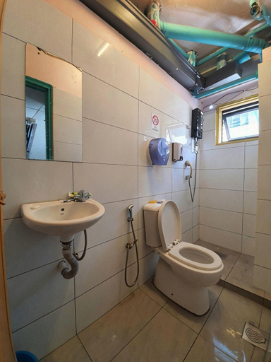 Bathroom 5, Travel Hub Hightstreet, Kuala Lumpur