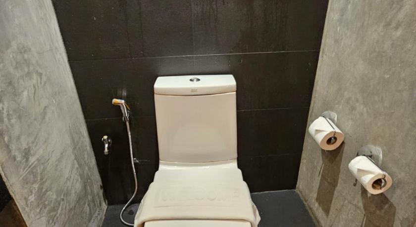Bathroom 4, The Park Residence, Huai Kwang
