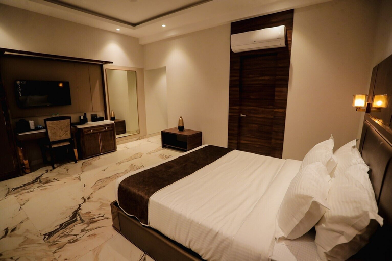 Room 4, White Season by The Sky Imperial, Bhilwara