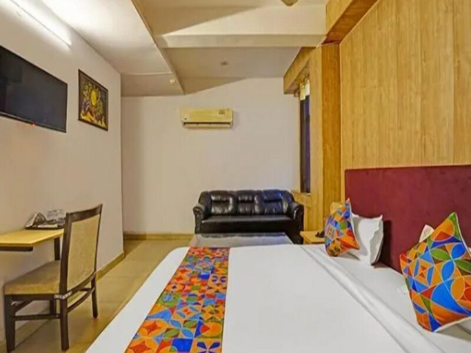 Room 3, Hotel Vasundhara Grand, Gautam Buddha Nagar