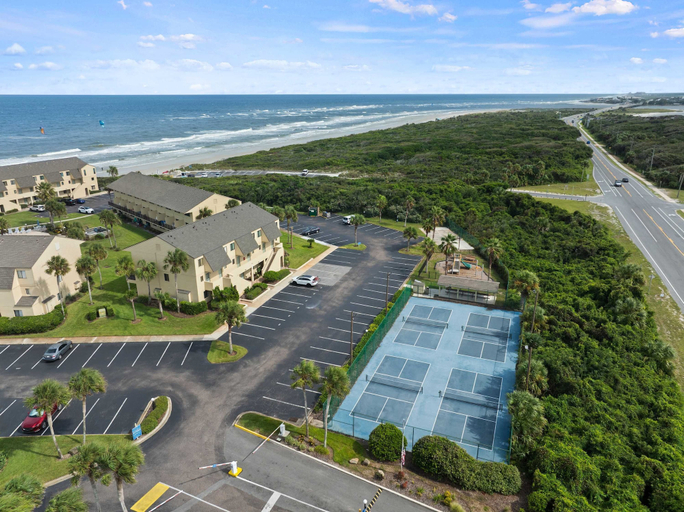 Room 2, Oceanfront Pool Tennis BBQ Patio Free Parking, Saint Johns
