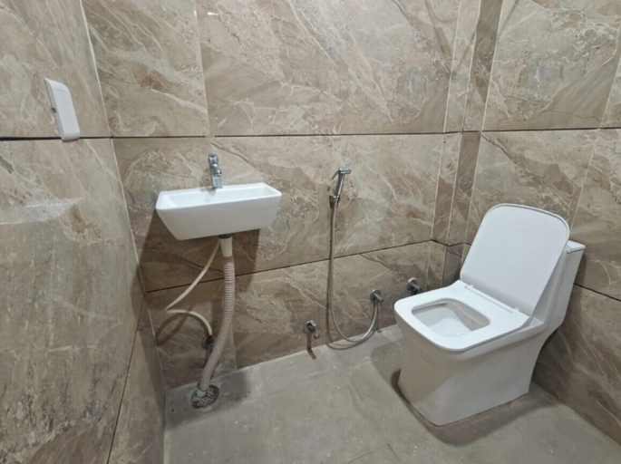 Bathroom 3, The haveli lounge and restaurant, Udaipur