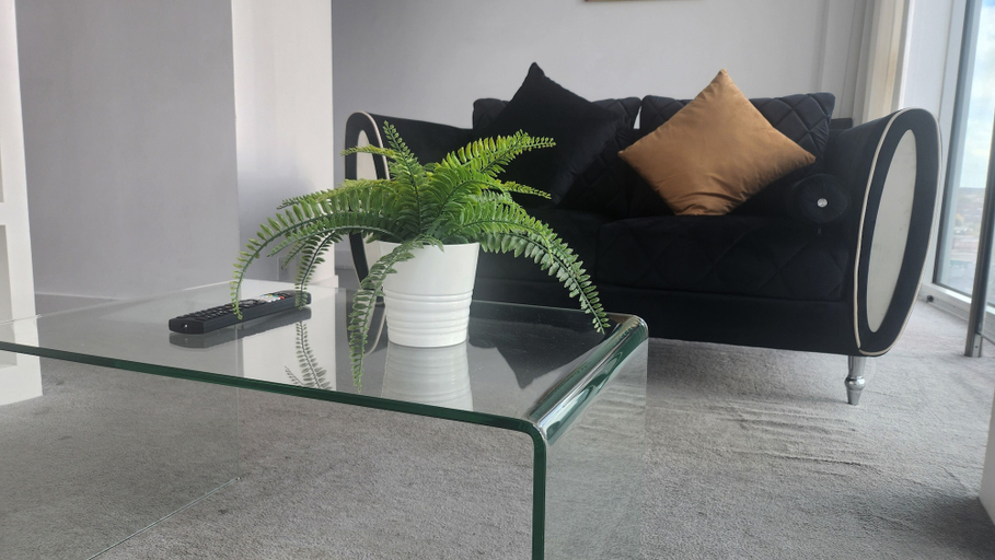 Living area 3, Cityscape Apartment in Rotunda Bham, Birmingham