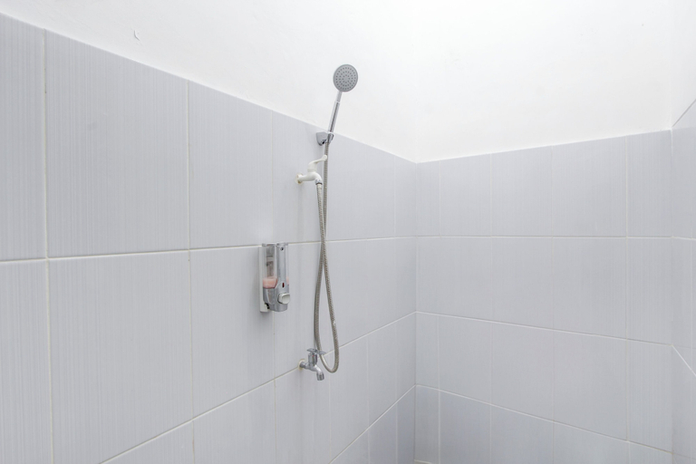 Bathroom 2, Hotel O Green House, Gunung Kidul