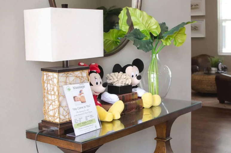 Room 2, 4Bd Minions Themed Home Near Disney Sleeps 10, Osceola