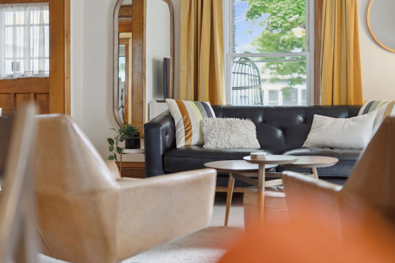 Interior 5, Retro Haus, Hennepin