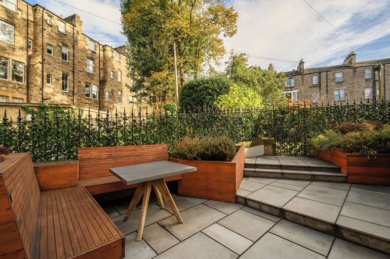 Terrace/patio, Elegant 3-Bedroom Flat in West End, Edinburgh