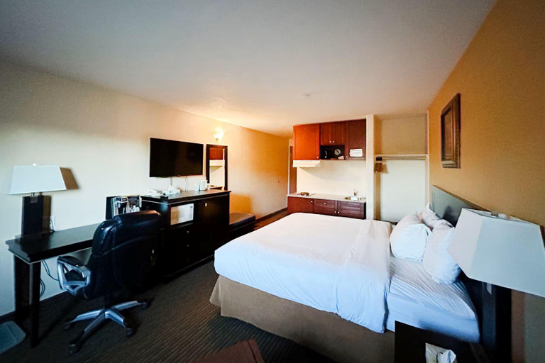 2, Travelodge by Wyndham Valleyview AB, Division No. 18
