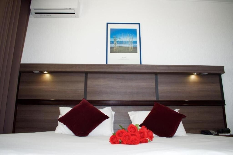 Bedroom 3, Hotel le Paris, Nouméa