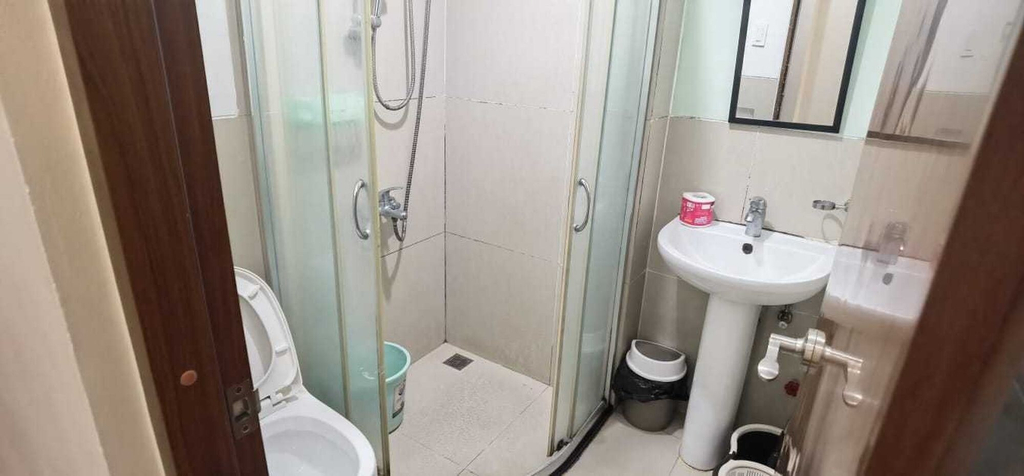 Bathroom 3, OYO 1172 MVM Transient House, Makati City