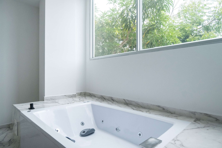 Room 2, w Modern 3BR w AC Steps From Ciudad Amurallada, Cartagena de Indias