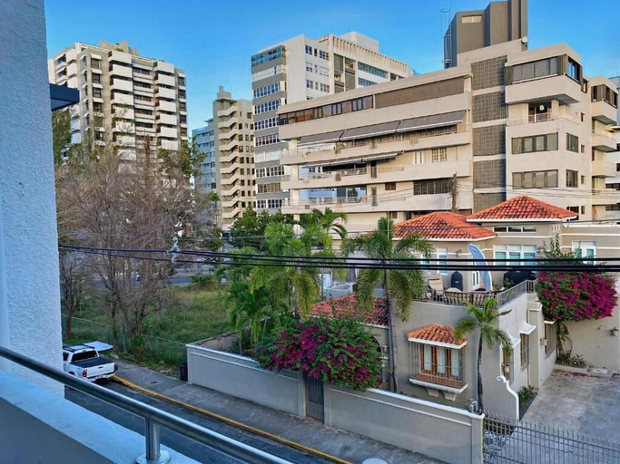 Others 4, Breathtaking 2-Br Beachside Apartment