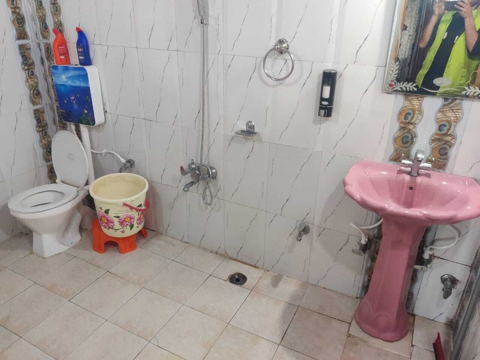 Bathroom 5, Hotel Roseland Cottage Gulmarg, Baramulla