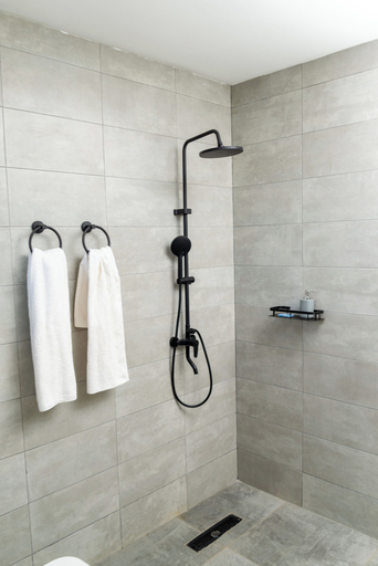 Bathroom 3, Hotel Naka, Diana